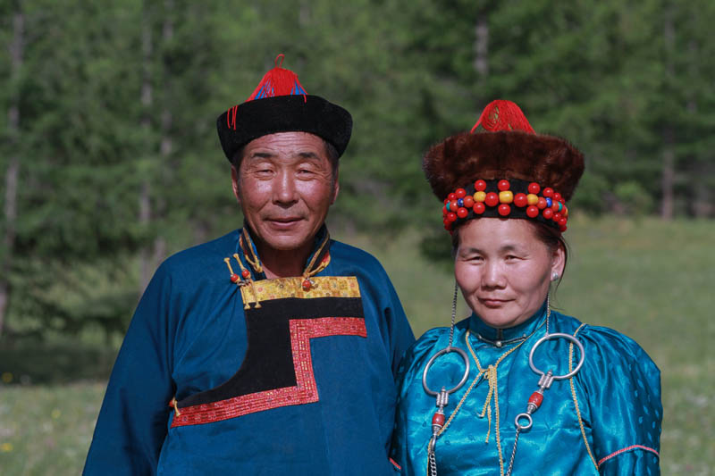 mongolia traditional clothing 